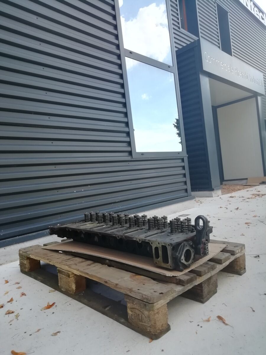 VOLVO D11K FM FH FMX cylinder head VOLVO 330 370 410 450 hp truck