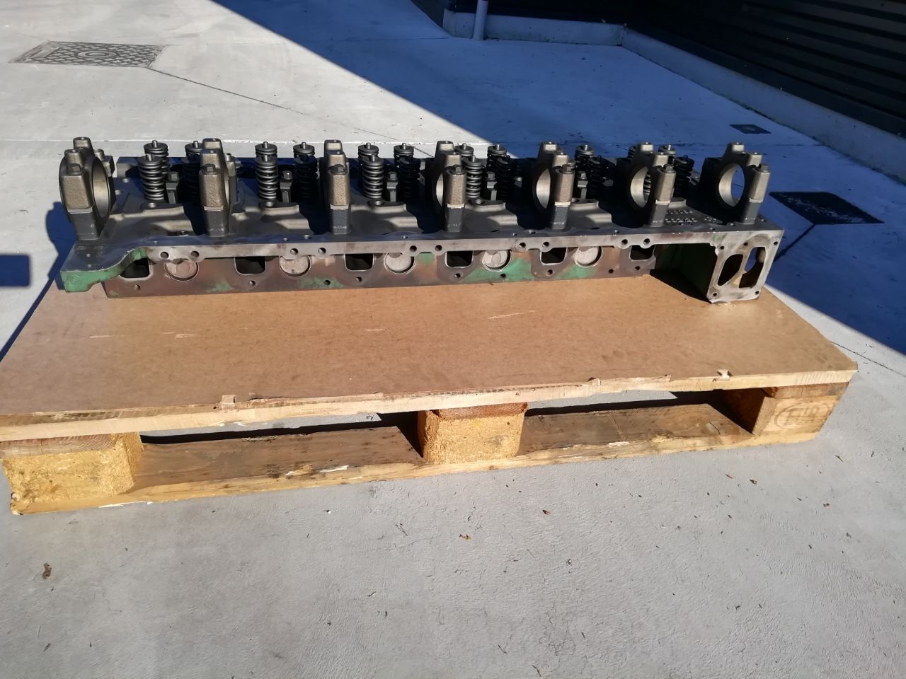 VOLVO D13K FH FH13 cylinder head VOLVO E6 460 500 540 hp truck