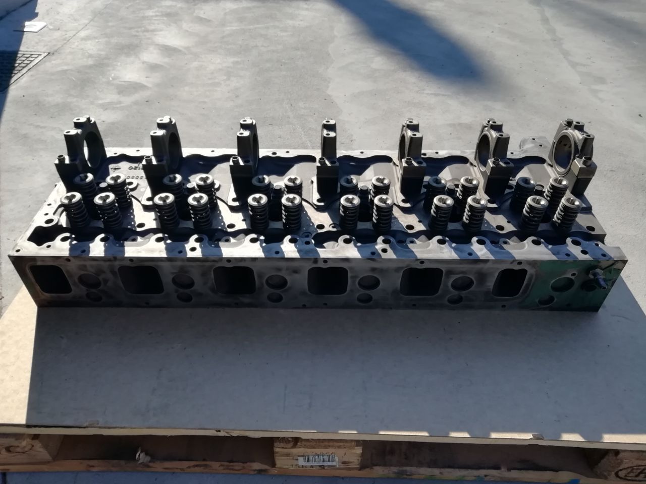 VOLVO D13K FH FH13 cylinder head VOLVO E6 460 500 540 hp truck