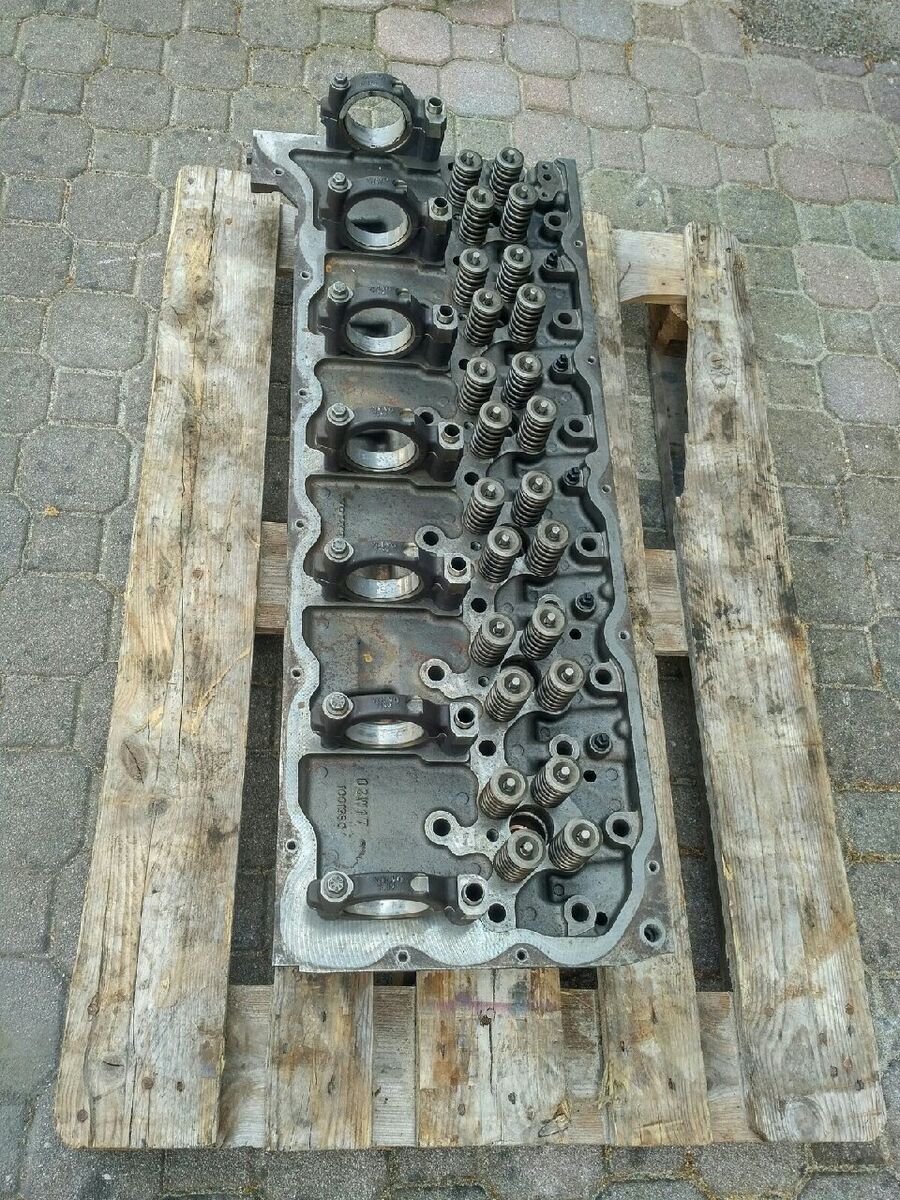 VOLVO D7F - FL / FE cylinder head VOLVO 220 240 280 300 320 hp truck