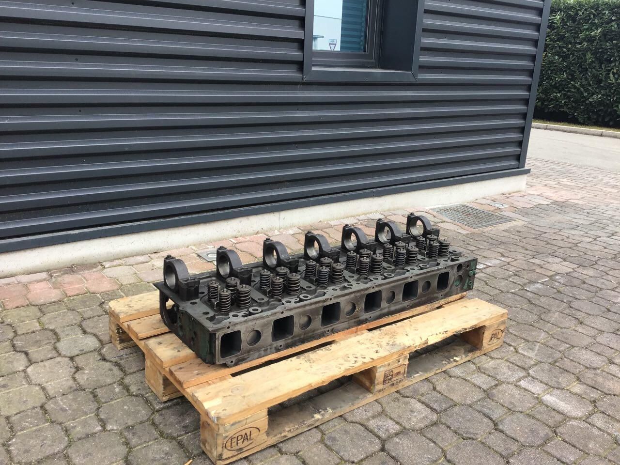 VOLVO D16E FH / FH16 cylinder head VOLVO 580 hp truck