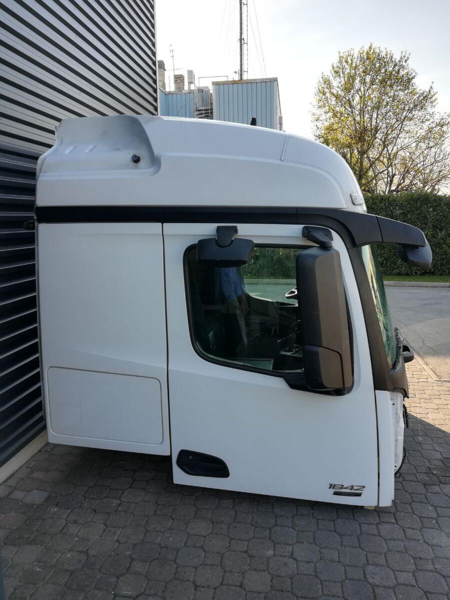 MERCEDES-BENZ ACTROS AROCS E6 STREAMSPACE 2300mm cabin MERCEDES-BENZ ENGINE TUNNEL 170mm truck tractor