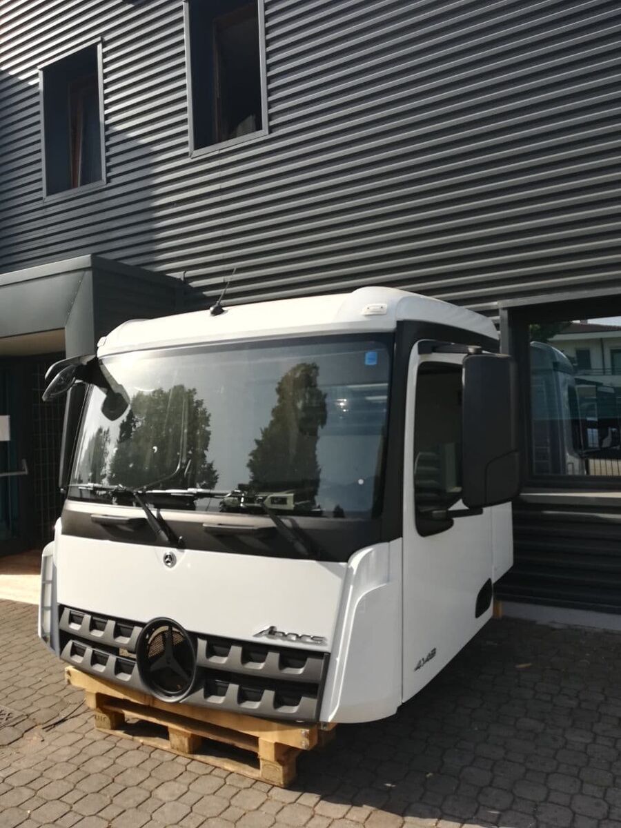 MERCEDES-BENZ Arocs Actros ClassicSpace Tunnel 320mm cabin MERCEDES-BENZ 2300mm MP4 Euro 6 Mittelangen truck tractor