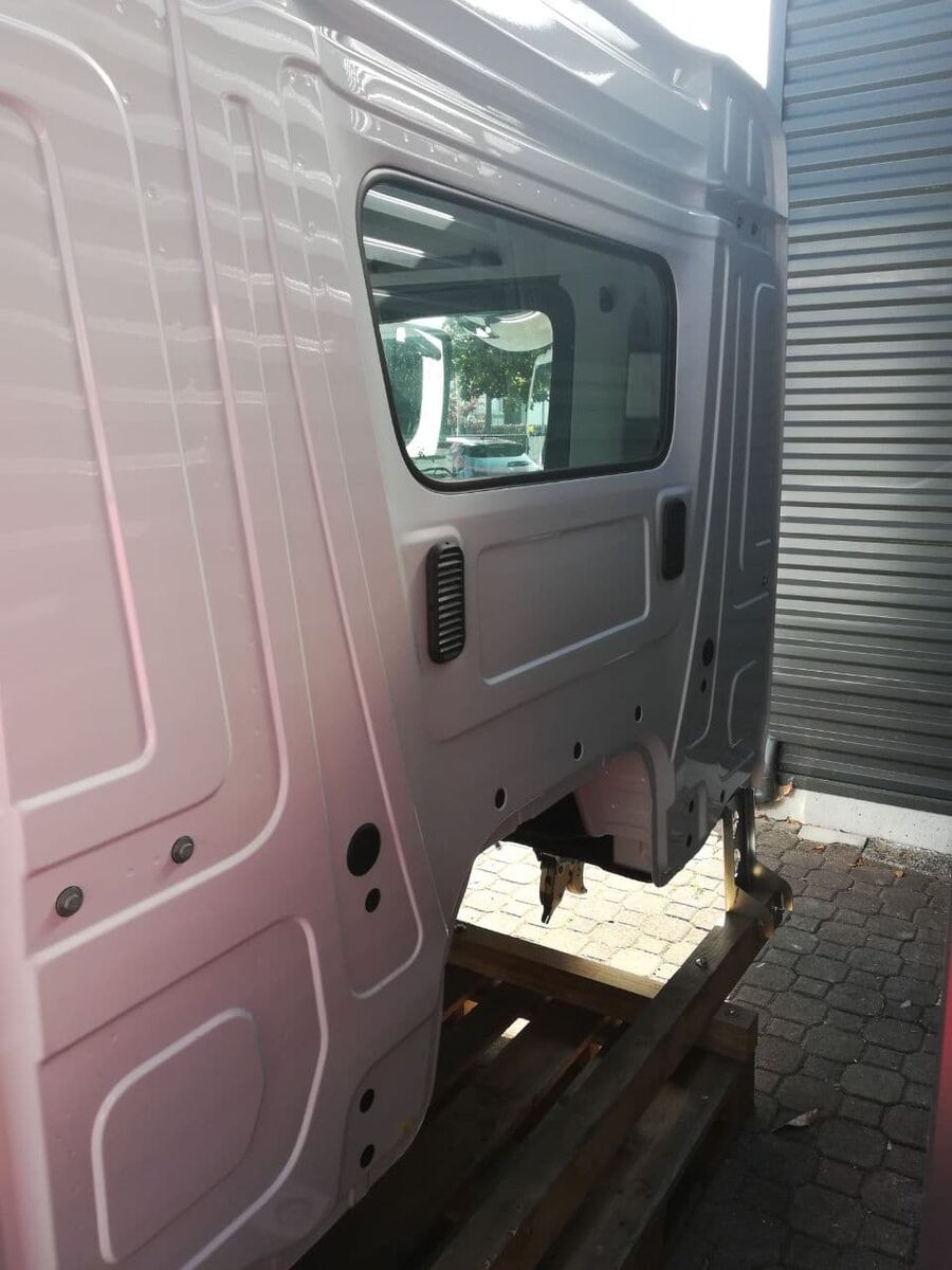 MERCEDES-BENZ Arocs Actros ClassicSpace Tunnel 320mm cabin MERCEDES-BENZ 2300mm MP4 Euro 6 Mittelangen truck tractor