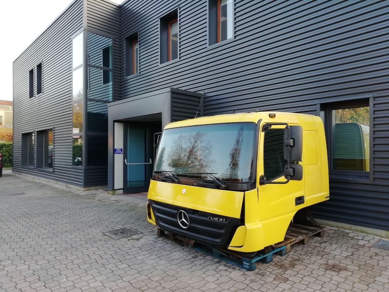 MERCEDES-BENZ ATEGO AXOR E5 E4 - 6 CYLINDERS cabin MERCEDES-BENZ LOW ROOF, SLEEPER CAB truck