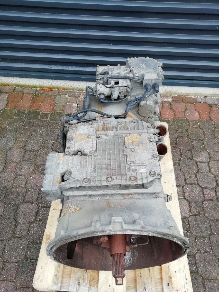VOLVO VT2412B gearbox VOLVO FH FM truck
