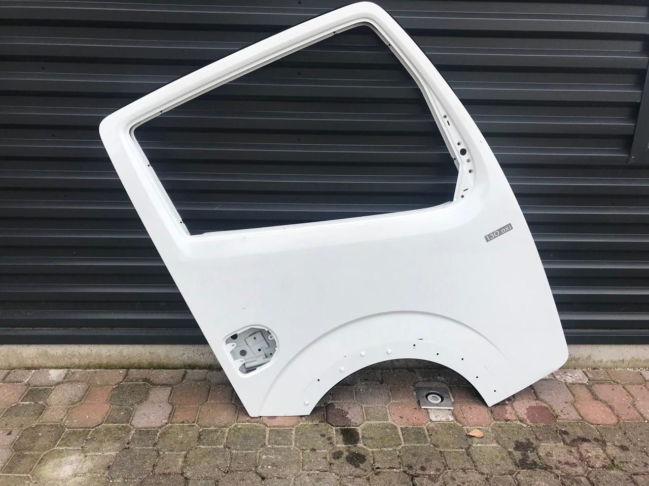 NISSAN NT400 CABSTAR door NISSAN CABSTAR truck