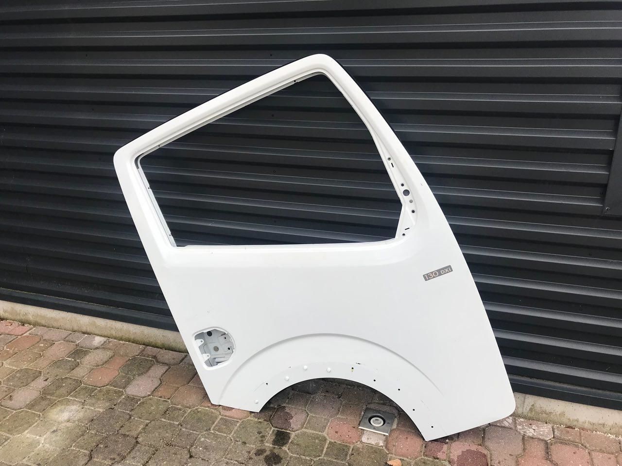 NISSAN NT400 CABSTAR door NISSAN CABSTAR truck