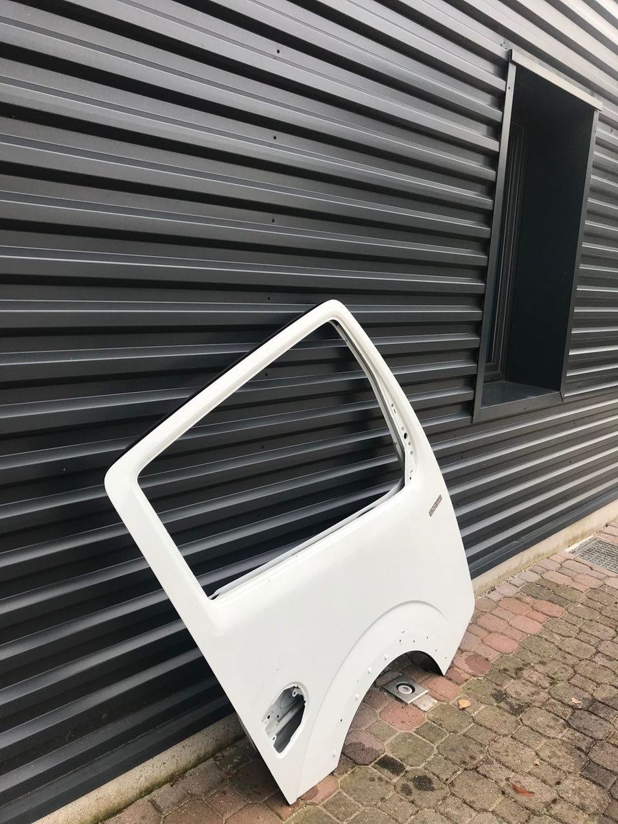 NISSAN NT400 CABSTAR door NISSAN CABSTAR truck