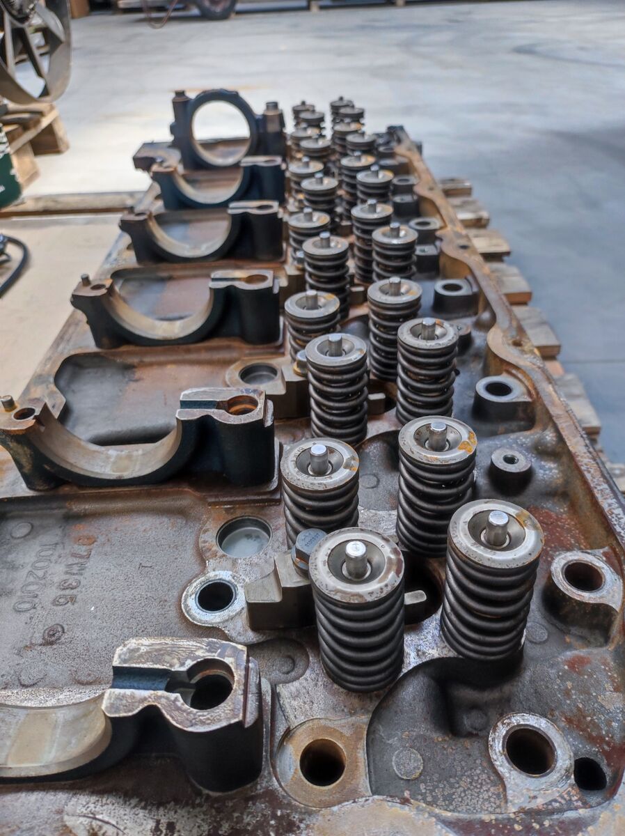 RENAULT DXI11 DXI 11 cylinder head RENAULT Premium E5 truck