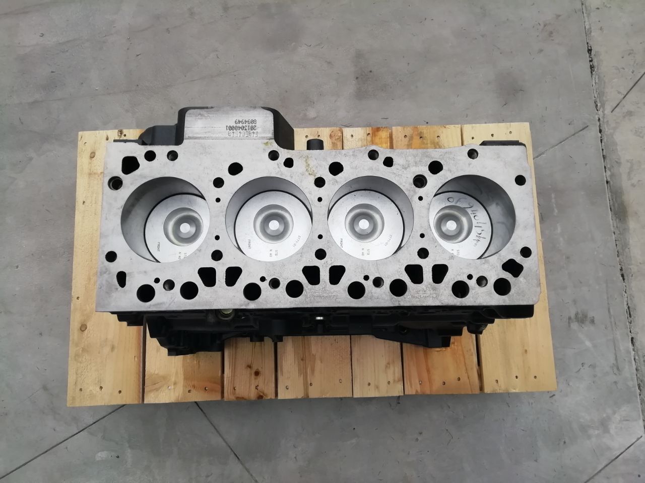 IVECO F4BE0454B engine IVECO SHORTBLOCK tractor - wheel tractor