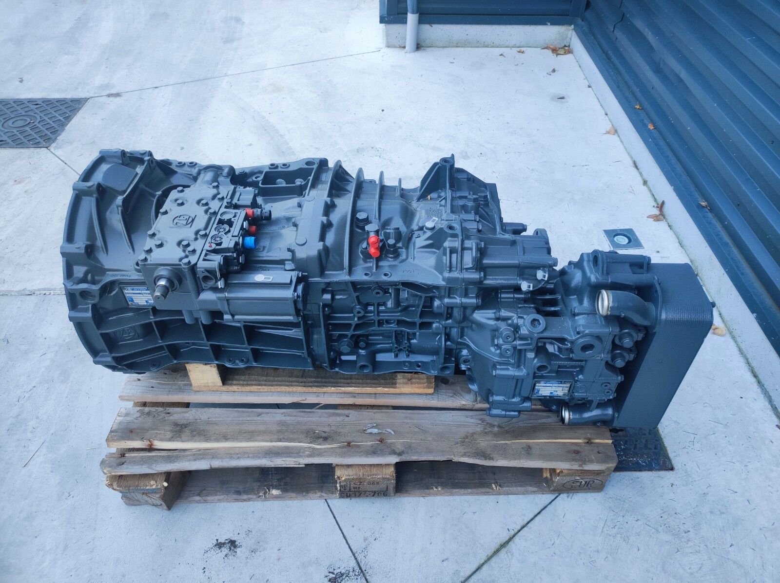 DAF 16S 2721 2731 2833 TD gearbox DAF XF95 XF105 CF85 CF75 truck tractor